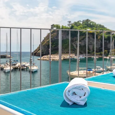 La Finestra Sul Mare By Tizzano House Διαμέρισμα Προτσίντα